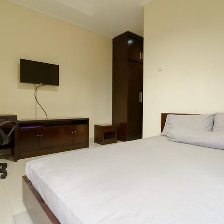 Dago Suites Syariah Cikarang Mitra Reddoorz Bekasi Exteriör bild