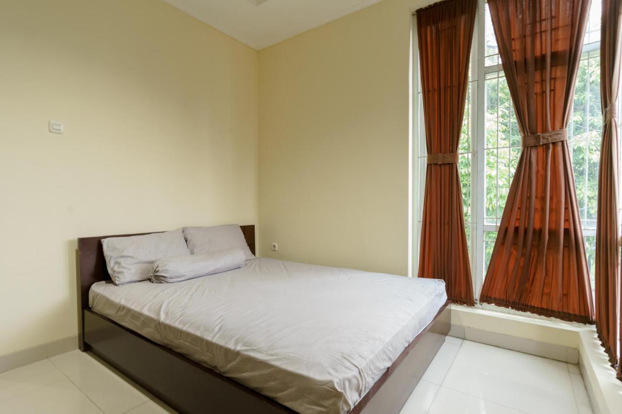 Dago Suites Syariah Cikarang Mitra Reddoorz Bekasi Exteriör bild