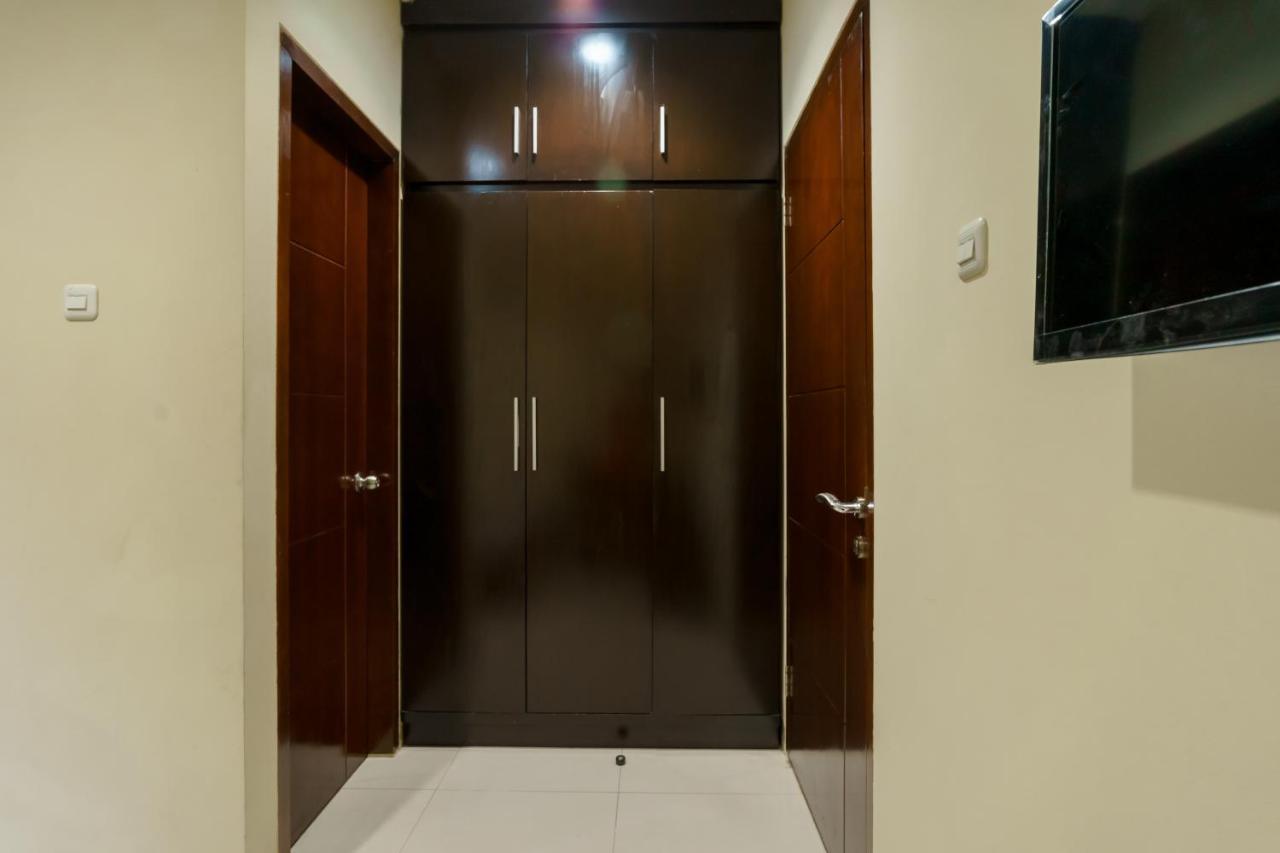 Dago Suites Syariah Cikarang Mitra Reddoorz Bekasi Exteriör bild
