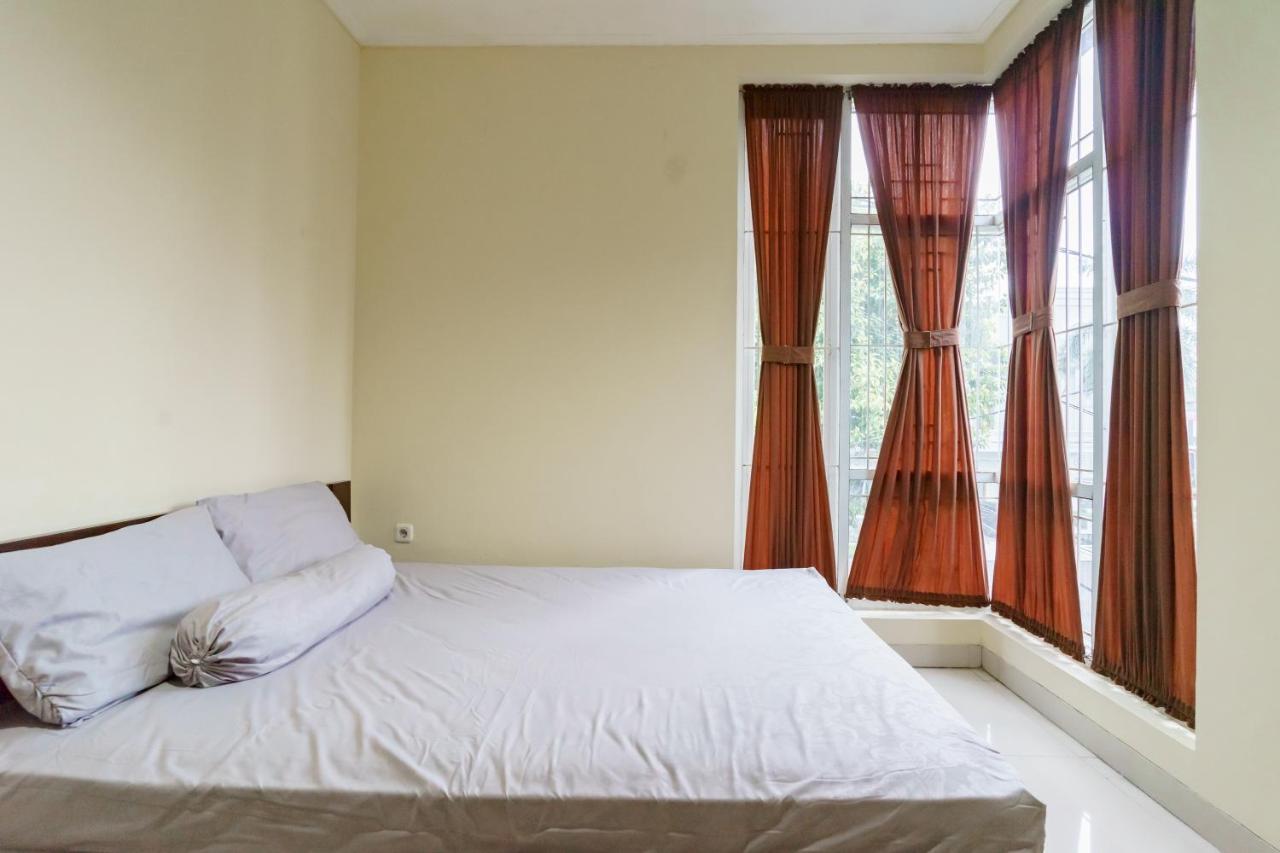 Dago Suites Syariah Cikarang Mitra Reddoorz Bekasi Exteriör bild