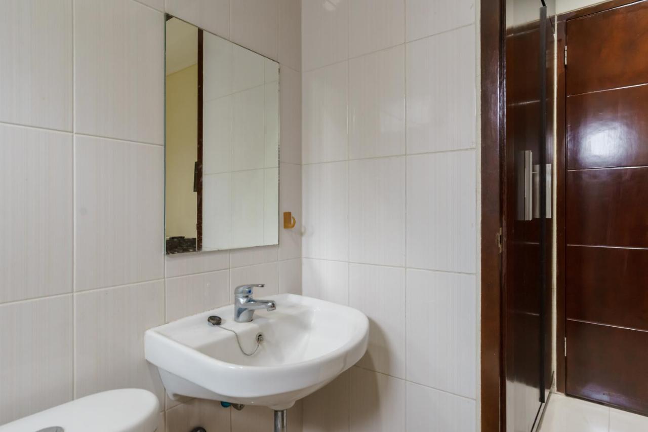Dago Suites Syariah Cikarang Mitra Reddoorz Bekasi Exteriör bild